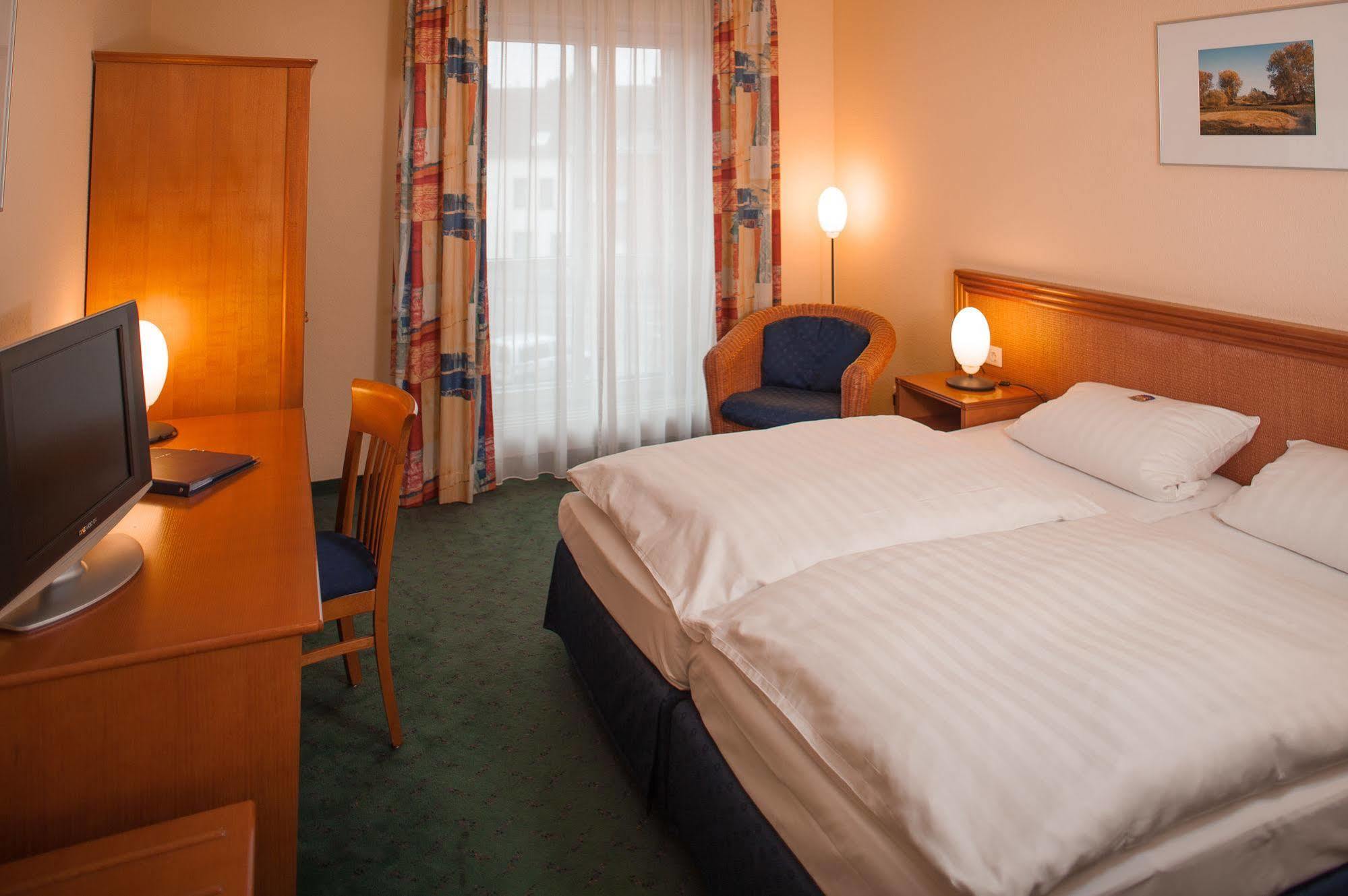 Hotel Zum Deutschen Eck Meerbusch Exterior foto